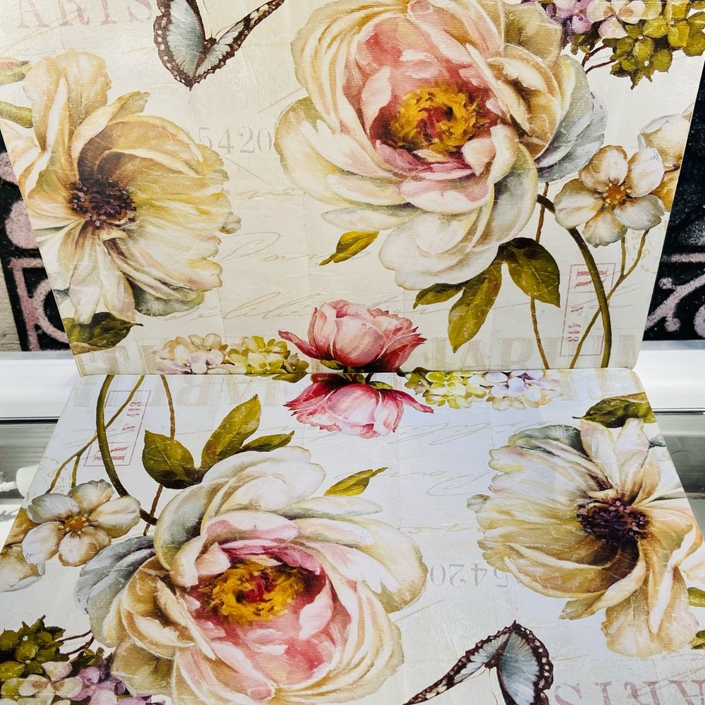 8 GUC Paris Flowers and a Butterfly Place Mats Slightly Used but Still Clean🦋🌸 - Picture 5 of 16